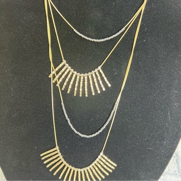 Beautiful gold tone long necklace with multi layers - Picture 5 of 10